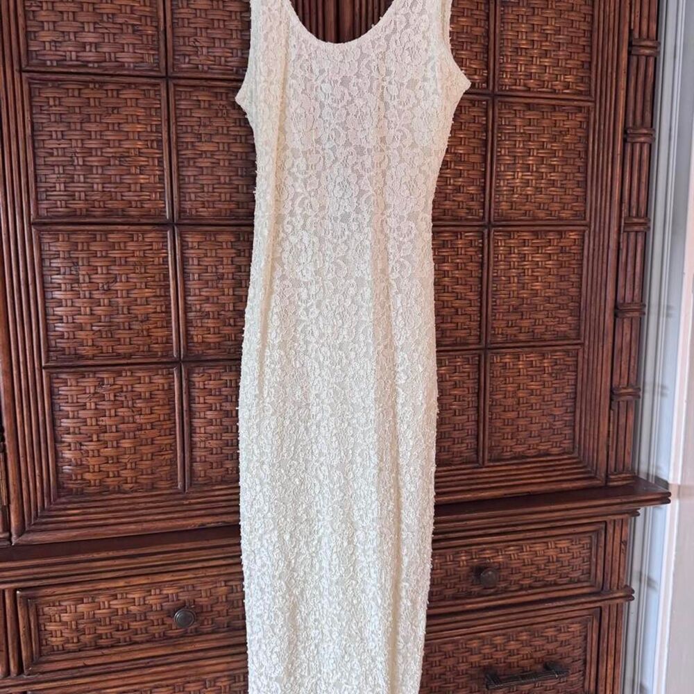 Women's Off White lace maxi fitted dress by UpFront size small